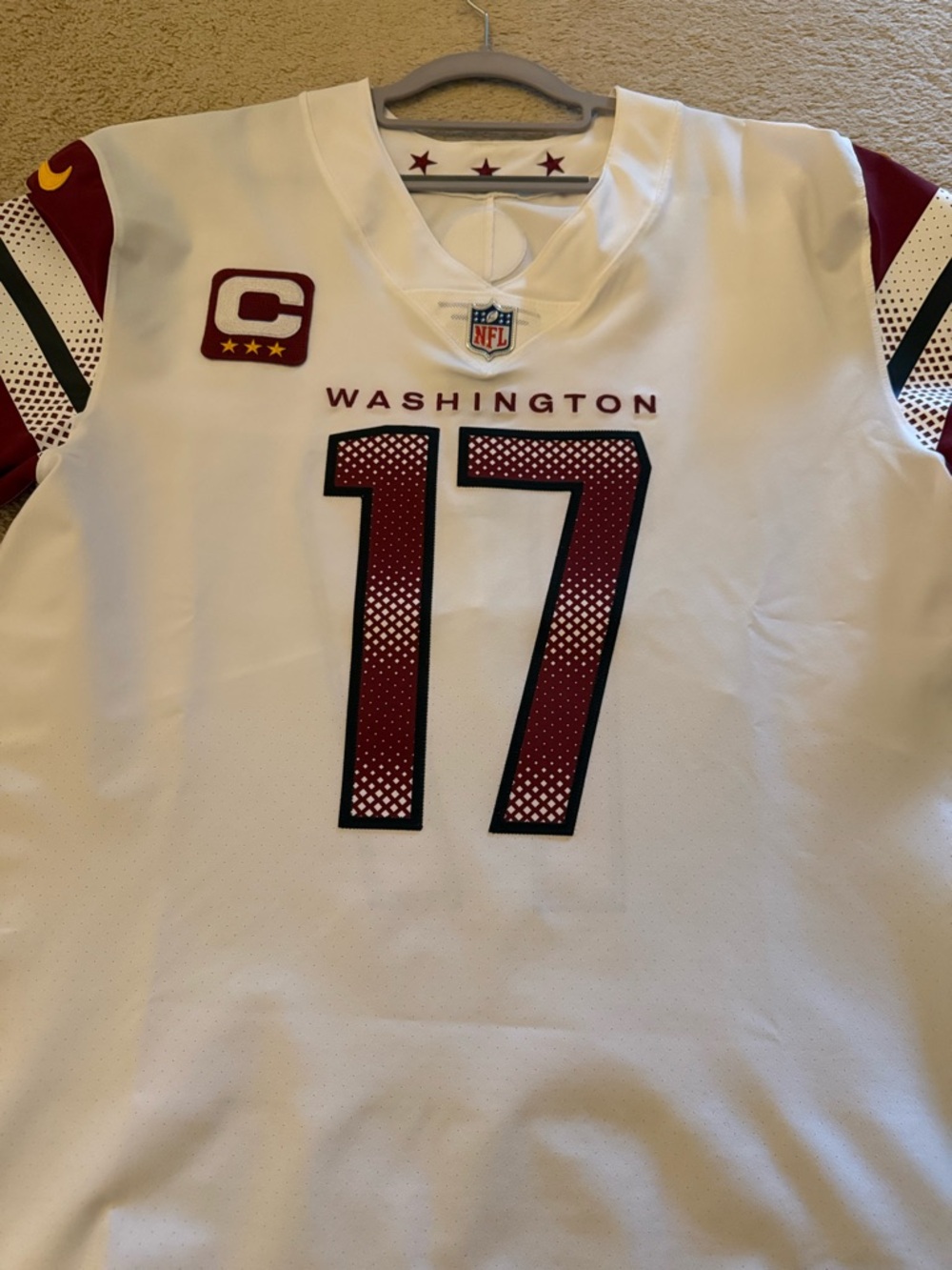 Terry McLaurin Vapor Elite Commanders Authentic Football Jersey Size 48